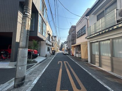 文京区千石4丁目 古屋付土地 前面道路含む外観