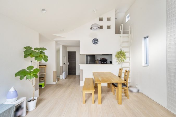 中野区中野6丁目 戸建 リビング