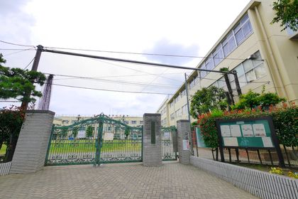 中野区立啓明小学校（約60ｍ）