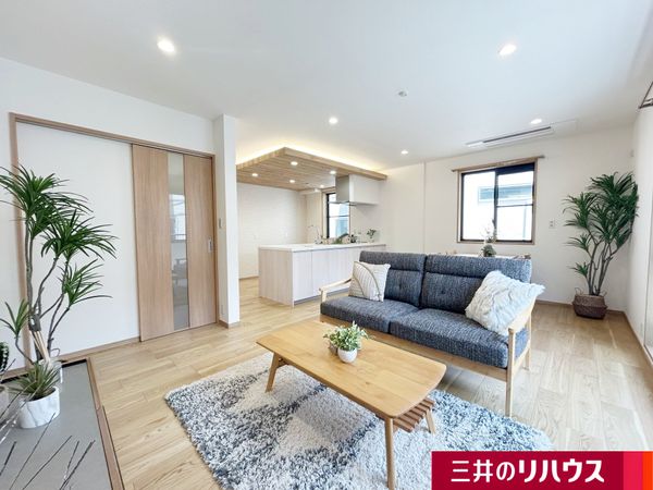 高円寺北2丁目戸建 リビング