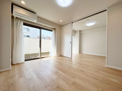 秀和高円寺レジデンス リビング