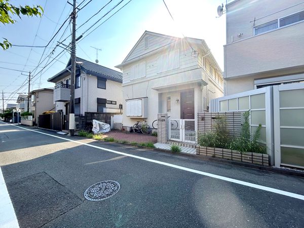 前面道路含む外観