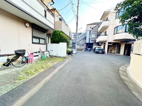 前面道路含む外観