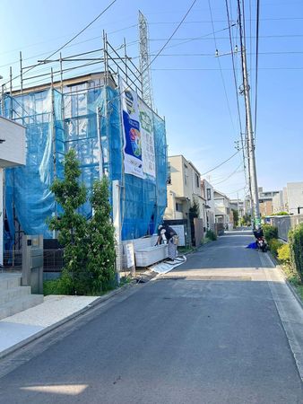 宮前4丁目 新築戸建 A号棟 前面道路含む外観 宮前4丁目 新築戸建 A号棟 前面道路含む外観