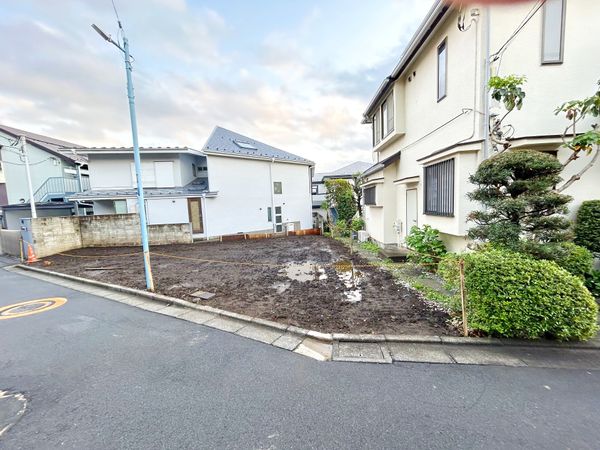 久我山3丁目 新築戸建 前面道路含む外観