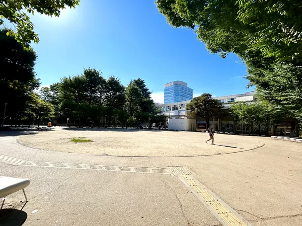境南ふれあい広場公園まで約1460m