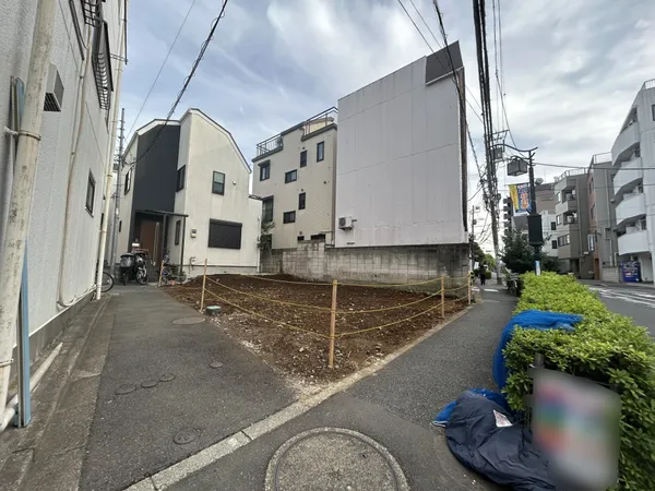 建築条件付売地ではございません