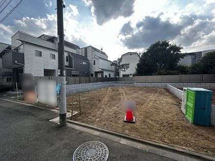 中野区中央四丁目新築 B号棟 前面道路含む外観