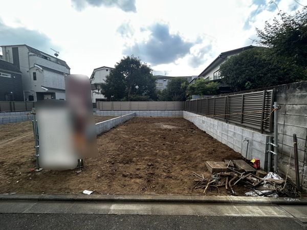 前面道路含む外観