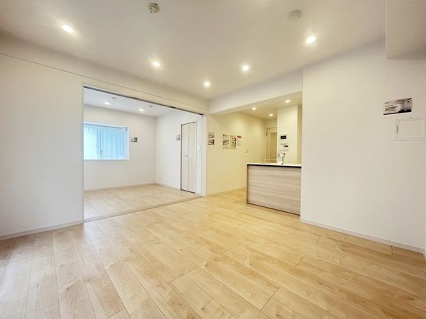 ゼクスビューネ中野本町 リビング ゼクスビューネ中野本町 リビング