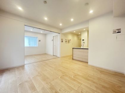 ゼクスビューネ中野本町 リビング