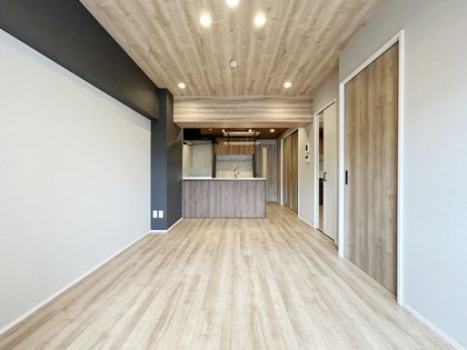 日商岩井弥生町マンション リビング