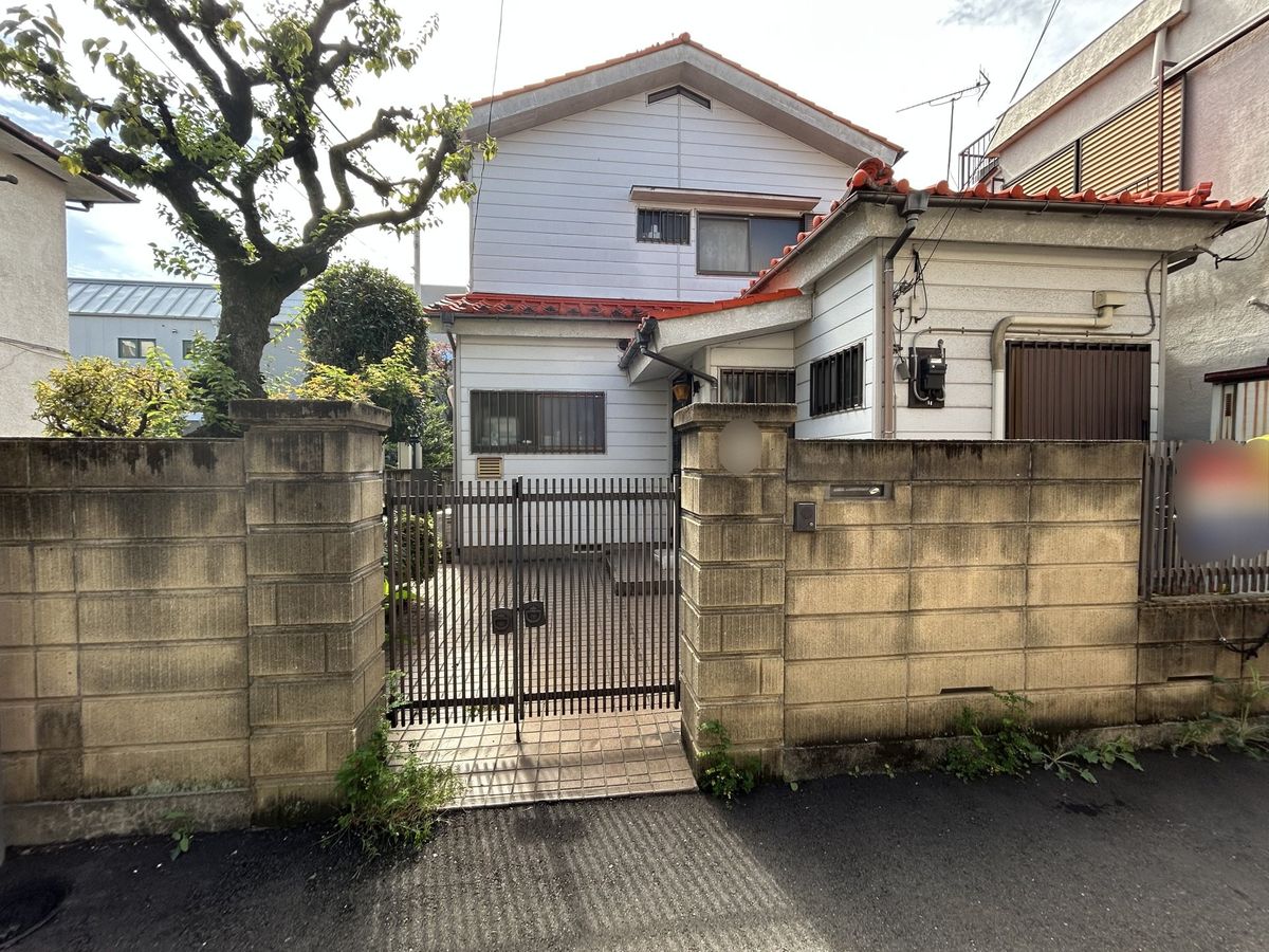 前面道路含む外観