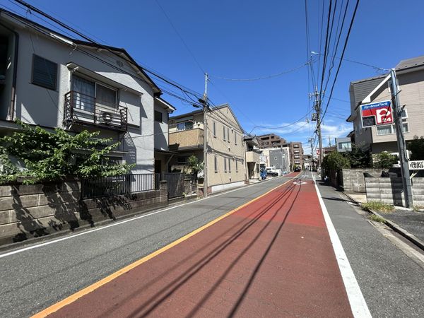 前面道路含む外観