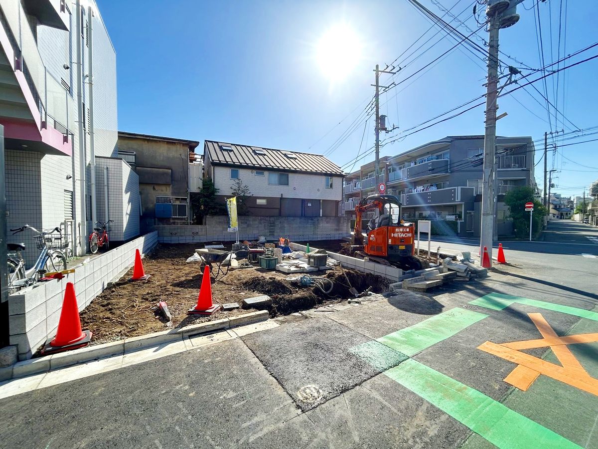 前面道路含む外観