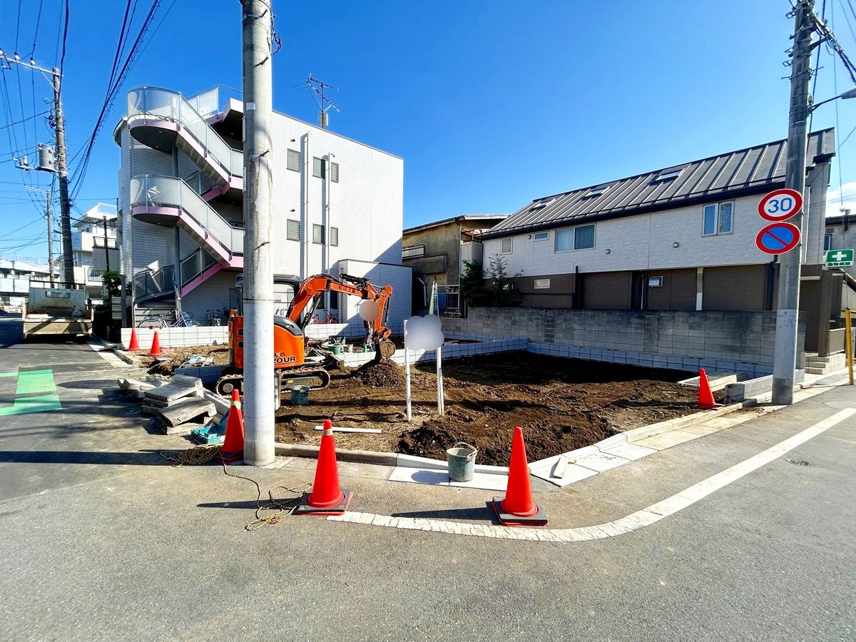 前面道路含む外観