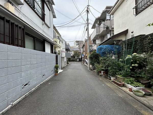 中野区中央4丁目 土地 前面道路含む外観