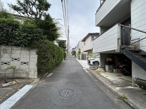前面道路含む外観