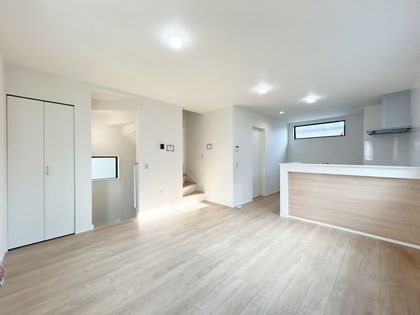 中野区中野1丁目 新築戸建 リビング