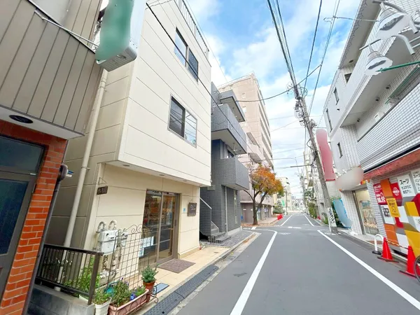 前面道路含む外観