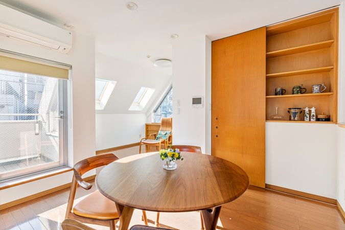 中野区中野2丁目 戸建 リビング