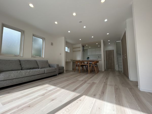 練馬区桜台4丁目 新築戸建 リビング