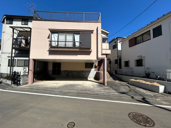 中野区野方3丁目 新築戸建 A号棟 前面道路含む外観 中野区野方3丁目 新築戸建 A号棟 前面道路含む外観