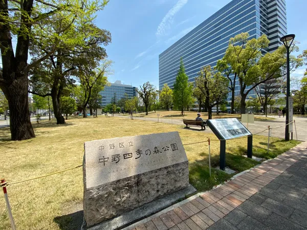 徒歩7分。