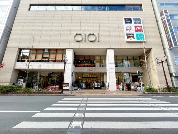 徒歩8分。