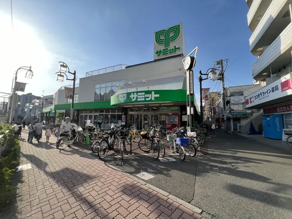 徒歩7分。