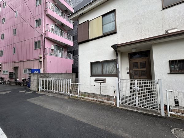 前面道路含む外観
