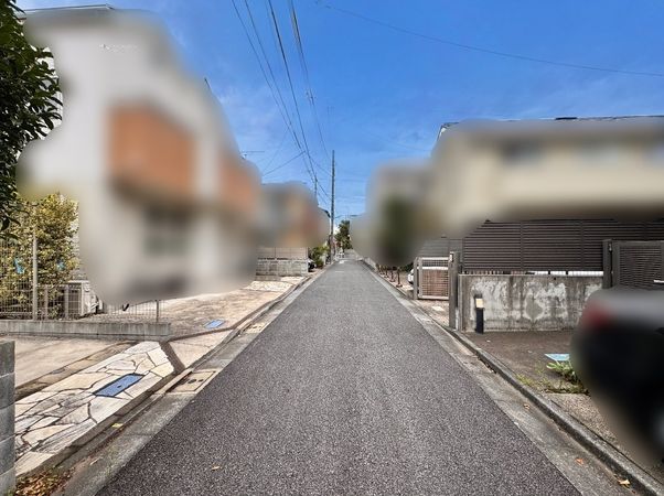 前面道路含む外観