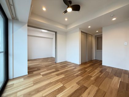 ライオンズステーションプラザ千歳烏山 リビング ライオンズステーションプラザ千歳烏山 リビング