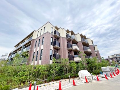 アトラスシティ千歳烏山グランスイート杜ノ棟 外観