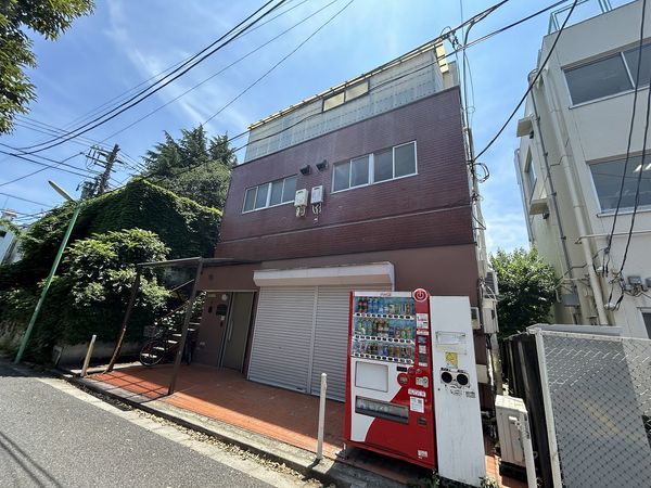 前面道路含む外観