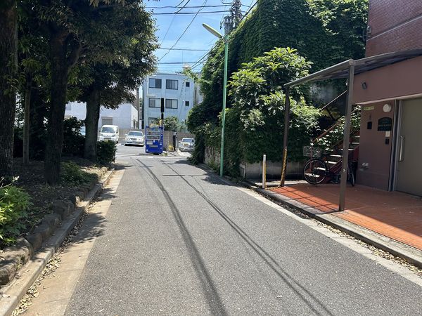 前面道路含む外観