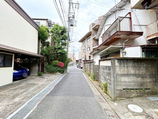 前面道路含む外観
