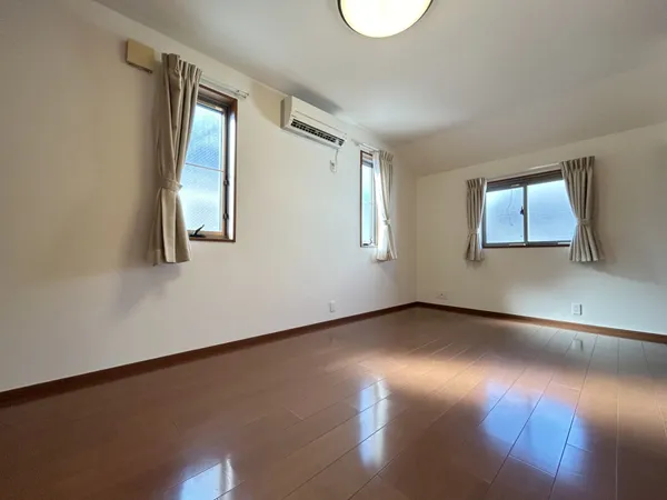 洋室（約8.3帖）