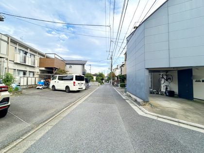世田谷区代田6丁目 戸建 前面道路含む外観 前面道路含む外観