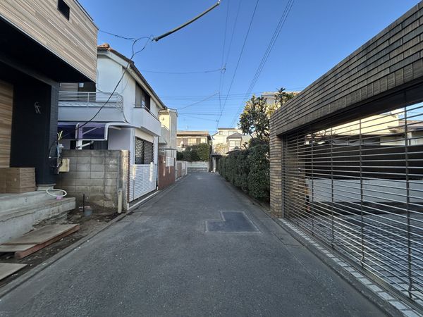 世田谷区梅丘2丁目 新築戸建 1号棟 前面道路含む外観