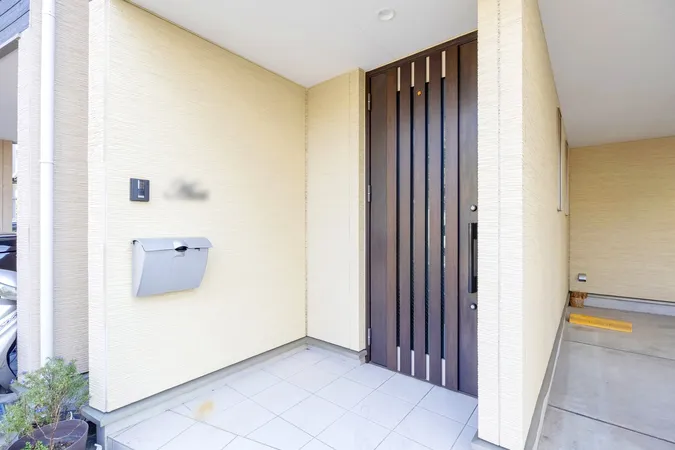 ゆとりのある玄関ポーチです。