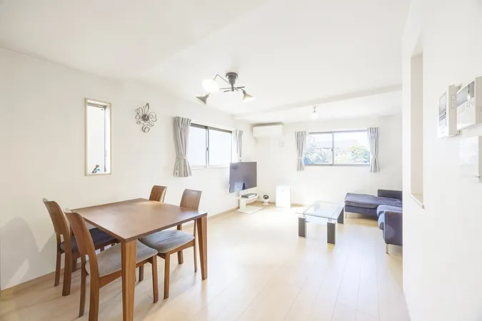 ＬＤＫ（約２０．５帖）の広々とした空間です。※家具・家電等は取引対象に含みません。