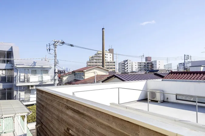 ３階の洋室約６．４帖からの眺望。