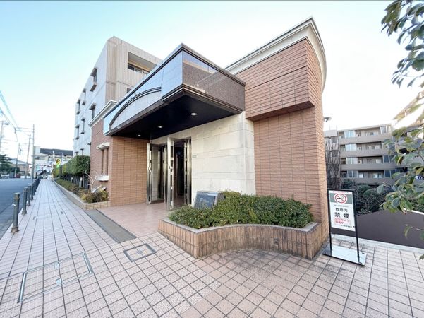 ファミール明大前 外観