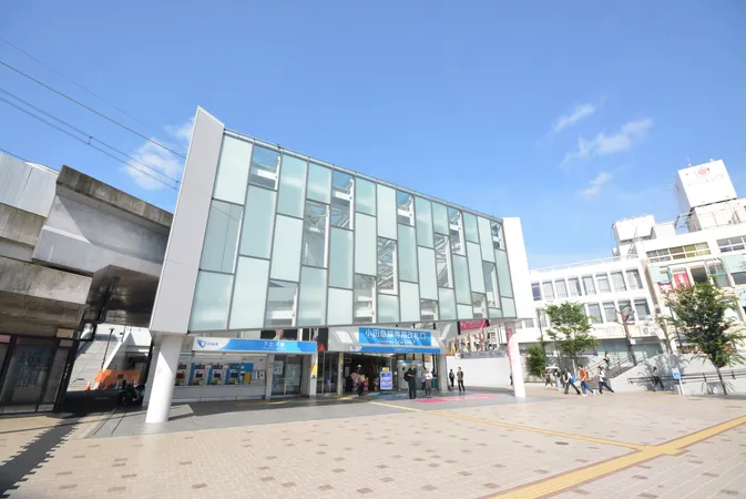東口