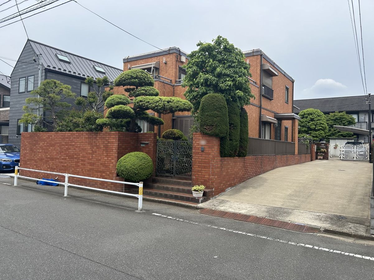 前面道路含む外観