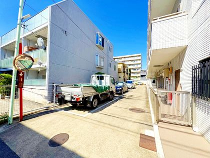 シャトレー笹塚 駐車場 駐車場