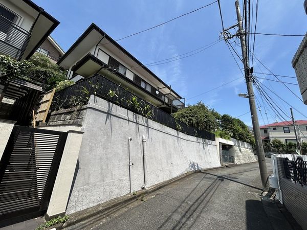 前面道路含む外観