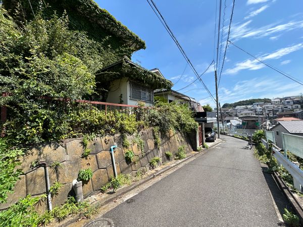 前面道路含む外観