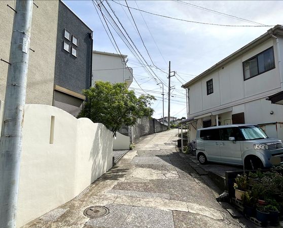 前面道路含む外観